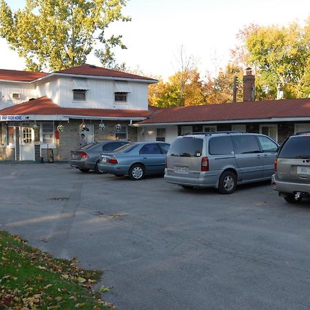 Kings Inn Orillia Exterior photo