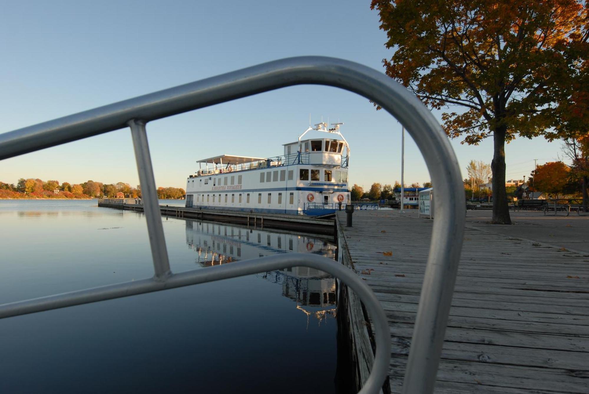 Kings Inn Orillia Exterior photo